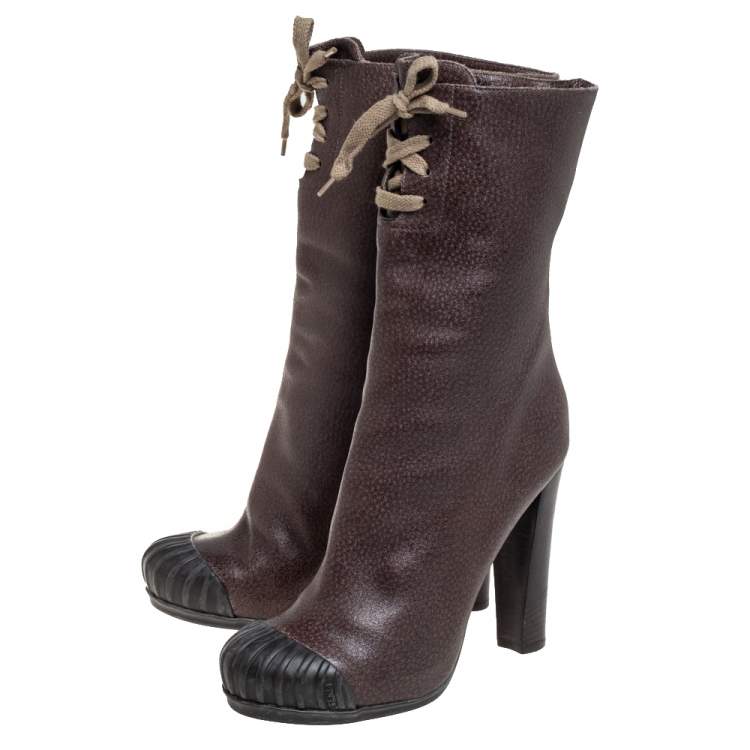 مملوكة مسبقًا Fendi Grey Embossed Leather Lace Up Detail Mid Calf Boots Size 40