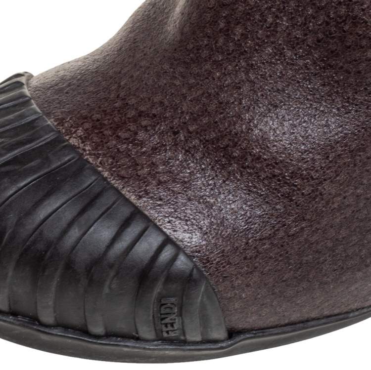 مملوكة مسبقًا Fendi Grey Embossed Leather Lace Up Detail Mid Calf Boots Size 40