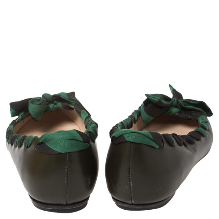 Pre Owned Fendi Green Leather And Woven Fabric Pointed Toe Flats Size 41