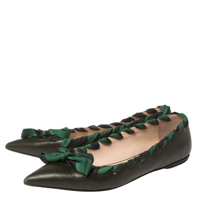 Pre Owned Fendi Green Leather And Woven Fabric Pointed Toe Flats Size 41