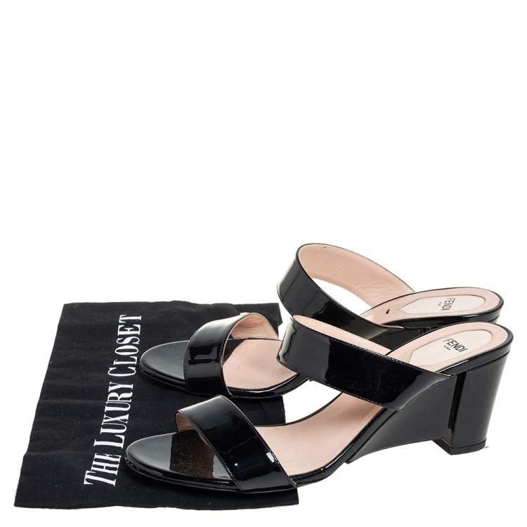 مملوكة مسبقًا Fendi Black  Patent Leather Wedge Slides Sandals Size 39.5
