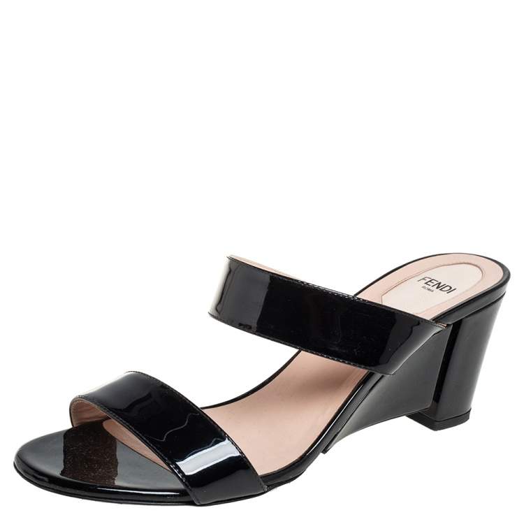 مملوكة مسبقًا Fendi Black  Patent Leather Wedge Slides Sandals Size 39.5