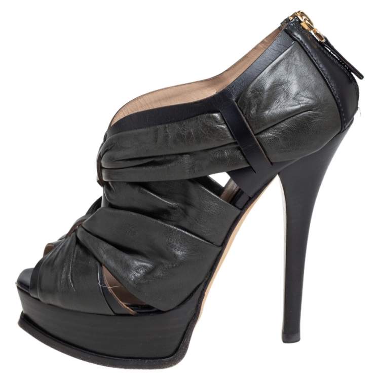 مملوكة مسبقًا Fendi Black Pleated Leather Peep Toe Ankle Booties Size 38.5