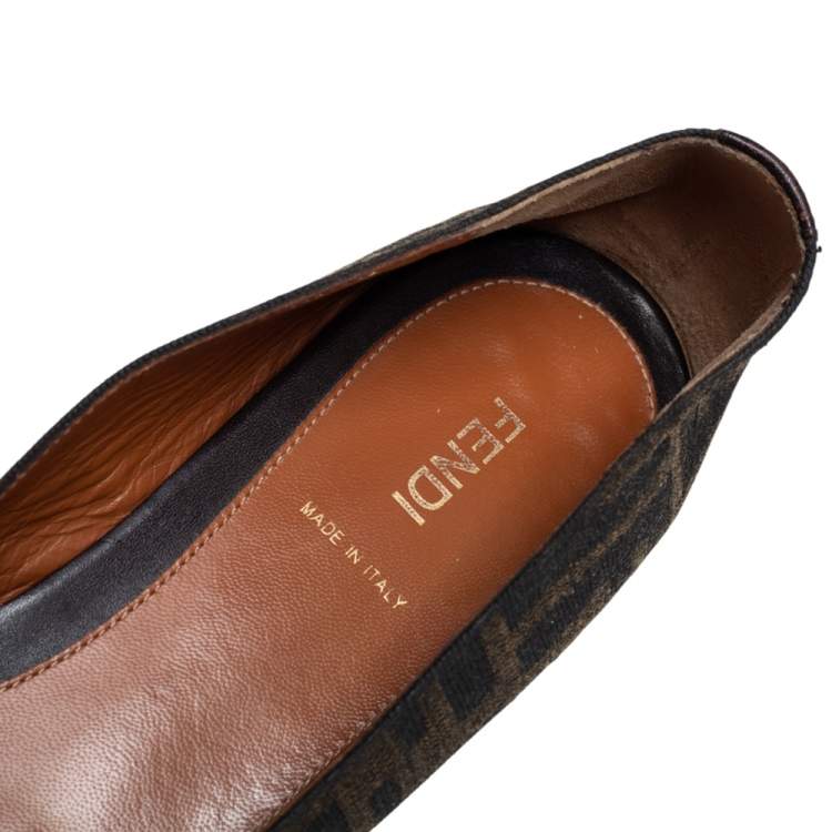 مملوكة مسبقًا Fendi Brown Zucca Canvas And Leather Cap Toe Ballet Flats Size 40