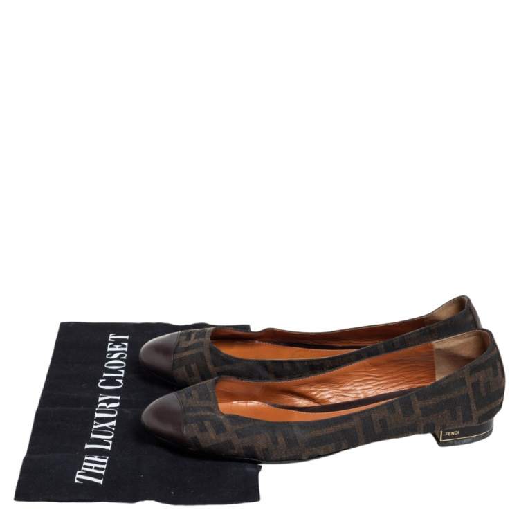 مملوكة مسبقًا Fendi Brown Zucca Canvas And Leather Cap Toe Ballet Flats Size 40