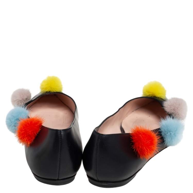 Pre Owned Fendi Black Leather And Fur Pom Pom Ballerina Flats Size 41