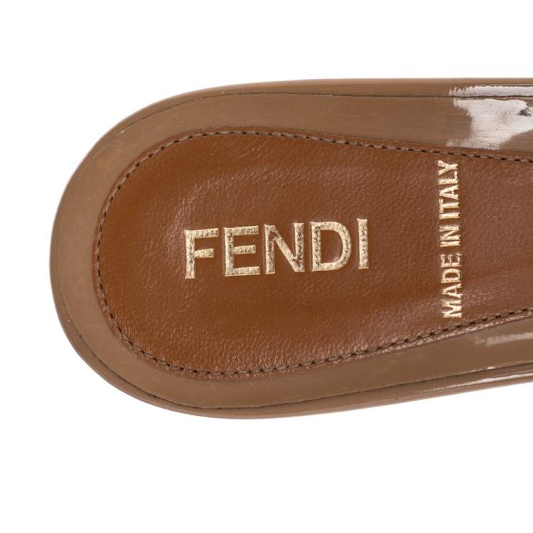 Pre Owned Fendi Beige Patent Leather FF Superstar Peep Toe Mule Slides Size 35