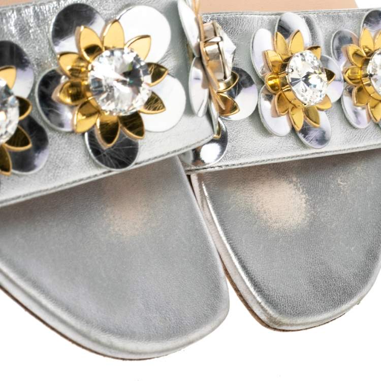 Pre Owned Fendi Silver Leather Flowerland Embellished Slide Flats Size 40.5