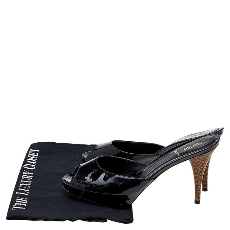 مملوكة مسبقًا Fendi Black Patent Leather Slide Sandals Size 38.5