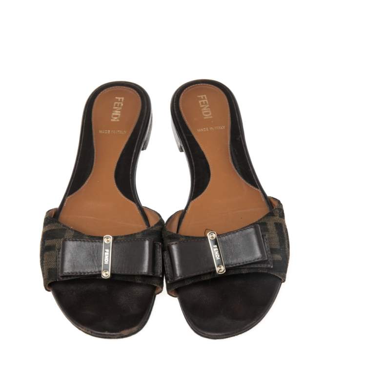 Pre Owned Fendi Brown Zucca Canvas And Leather Bow Slide Sandals Size 37.5