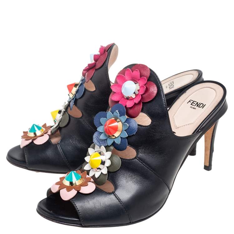 مملوكة مسبقًا Fendi Black Leather Floral Appliqué Mule Open Toe Sandals Size 37