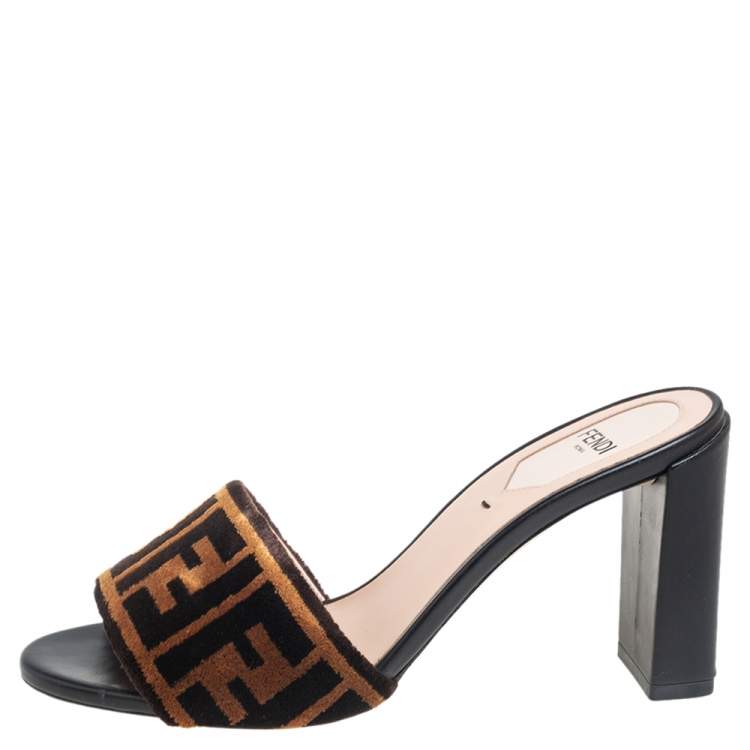 Pre Owned Fendi Brown/Black FF Logo Velvet Slide Sandals Size 36