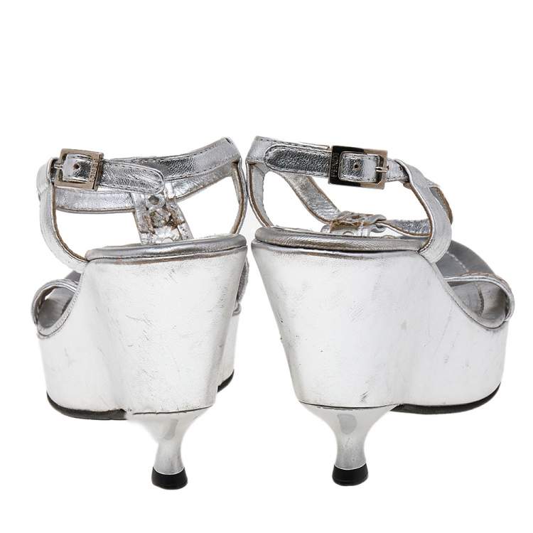 Pre Owned Fendi Silver Leather Ankle Strap Sandals Size 37