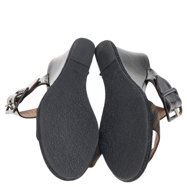 Pre Owned Fendi Black Patent Leather And FF Zucca Canvas Wedge Slide Sandals Size 39.5