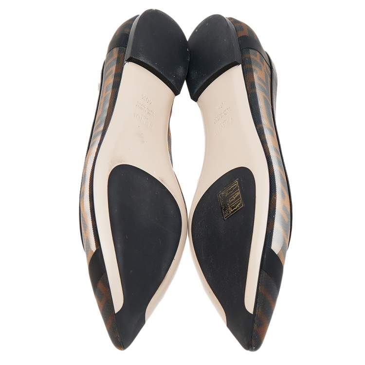مملوكة مسبقًا Fendi Brown/Black FF Mesh And Leather Colibri Ballet Flats Size 40.5