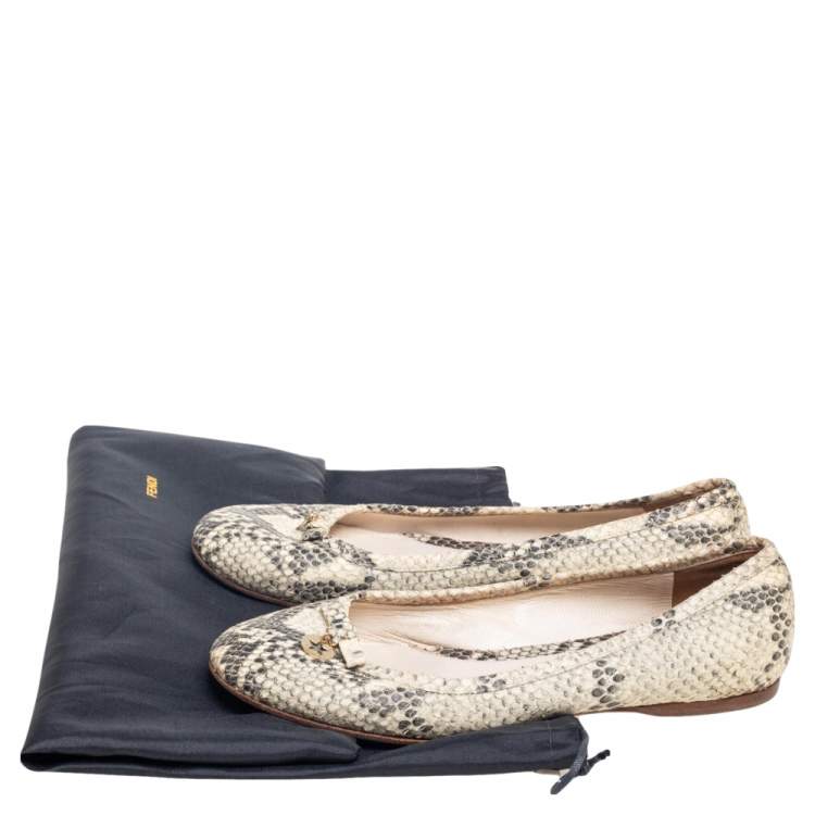 مملوكة مسبقًا Fendi Black/Cream Python Embossed Leather Ballet Flats Size 39