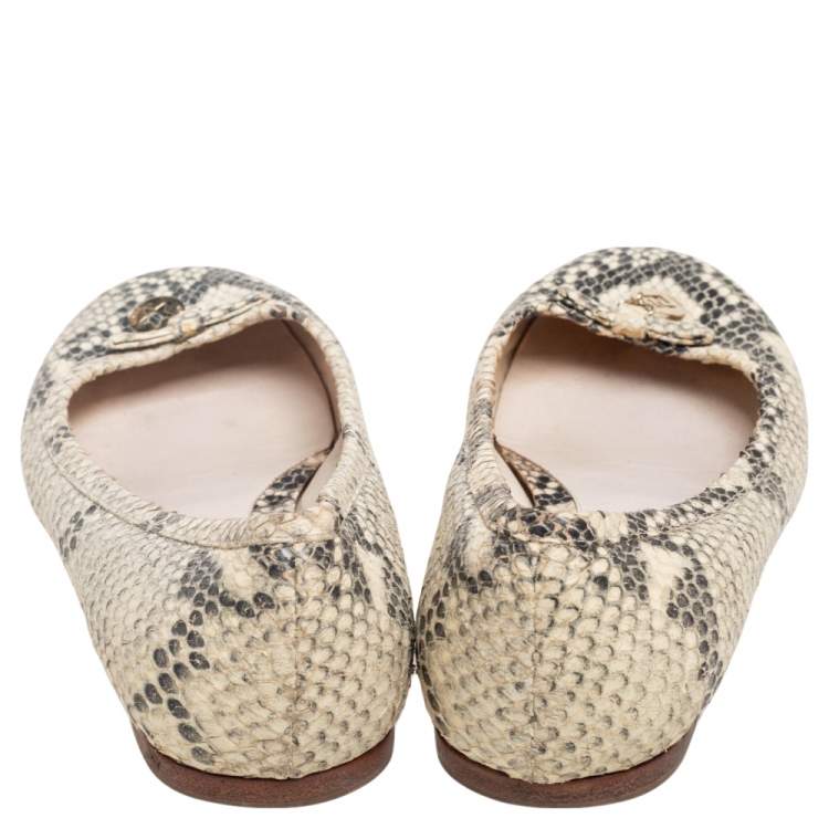 مملوكة مسبقًا Fendi Black/Cream Python Embossed Leather Ballet Flats Size 39