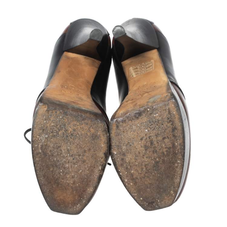 Pre Owned Fendi Brown/Black Leather Lace-Up Ankle Platform Booties Size 40