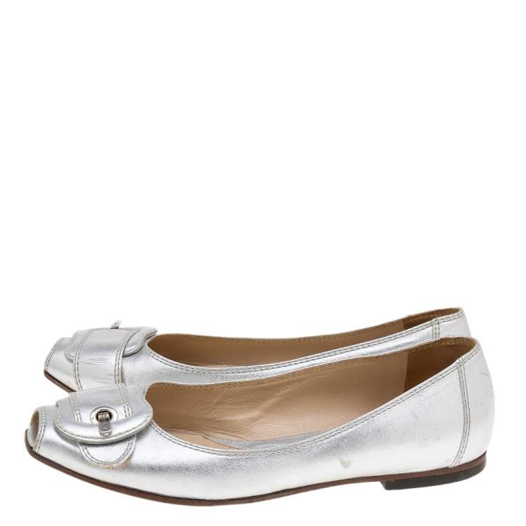 Pre Owned Fendi Metallic Silver Leather Buckle Peep Toe Ballet Flats Size 38.5