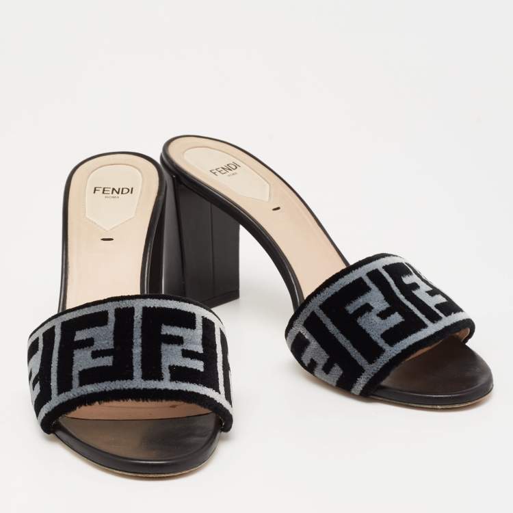 Pre Owned Fendi Grey/Black Zucca Velvet Slide Sandals Size 39