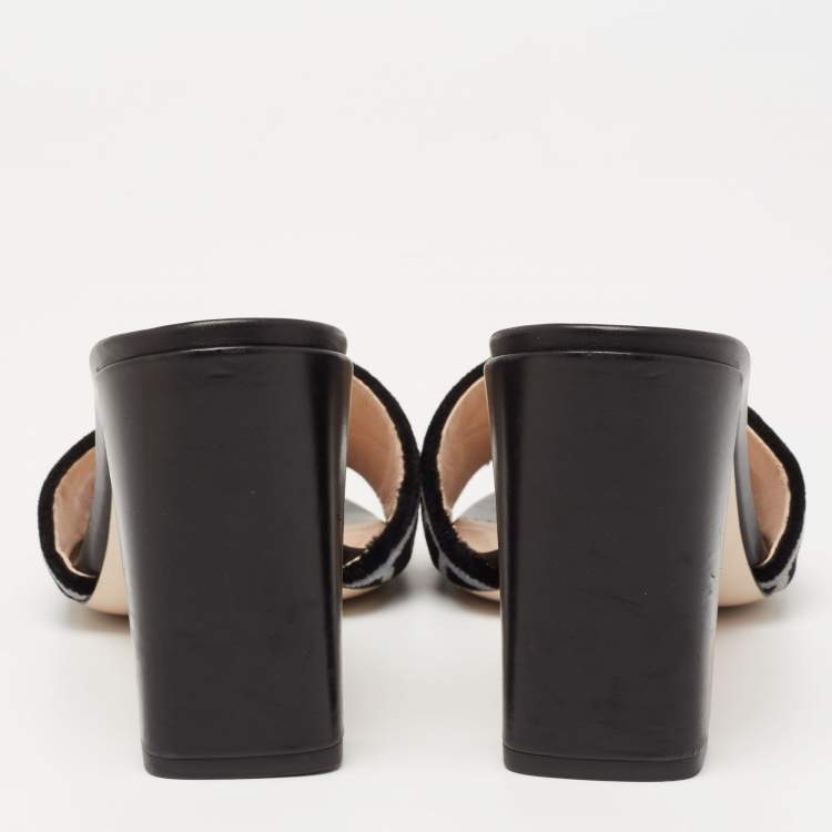Pre Owned Fendi Grey/Black Zucca Velvet Slide Sandals Size 39