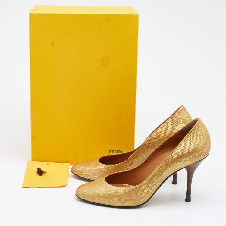 Pre Owned Fendi Gold Textured Leather Pumps Size 38