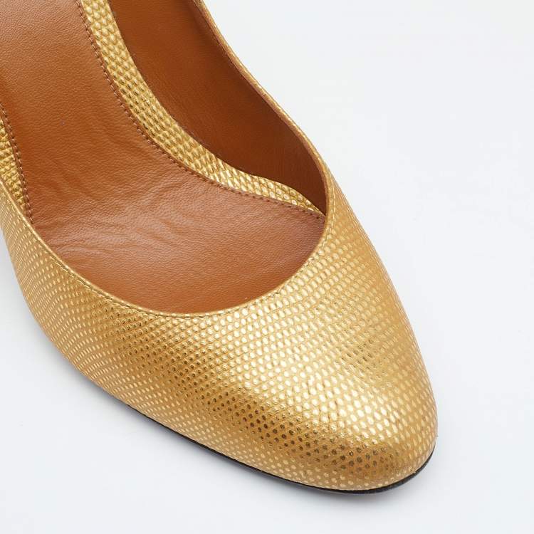 Pre Owned Fendi Gold Textured Leather Pumps Size 38