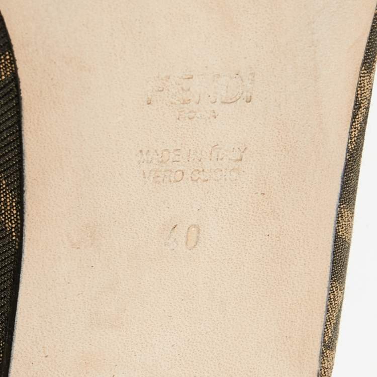 مملوكة مسبقًا Fendi Beige/Brown Zucca Canvas Slip-On Loafers Size 40