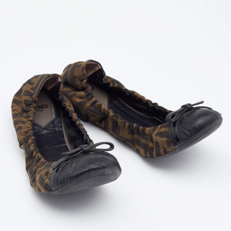 Pre Owned Fendi Tobacco Zucca Canvas And Embossed Leather Cap Toe Scrunch Ballet Flats Size 39
