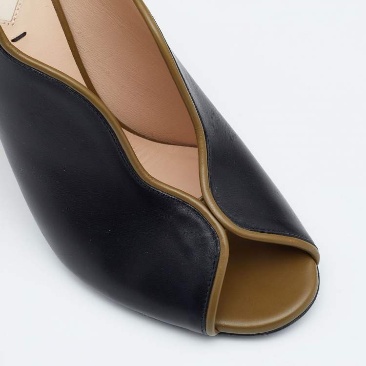 مملوكة مسبقًا Fendi Black/Olive Green Wave Leather Foldable Heel Peep Toe Pumps Size 37