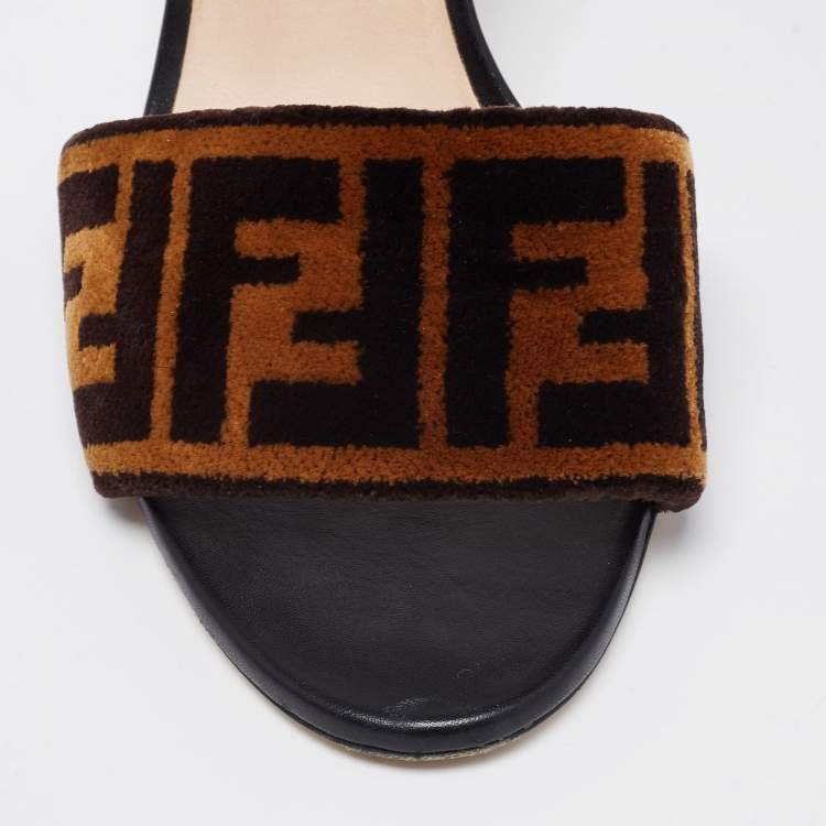 Pre Owned Fendi Brown/Black FF Logo Velvet Slide Sandals Size 39