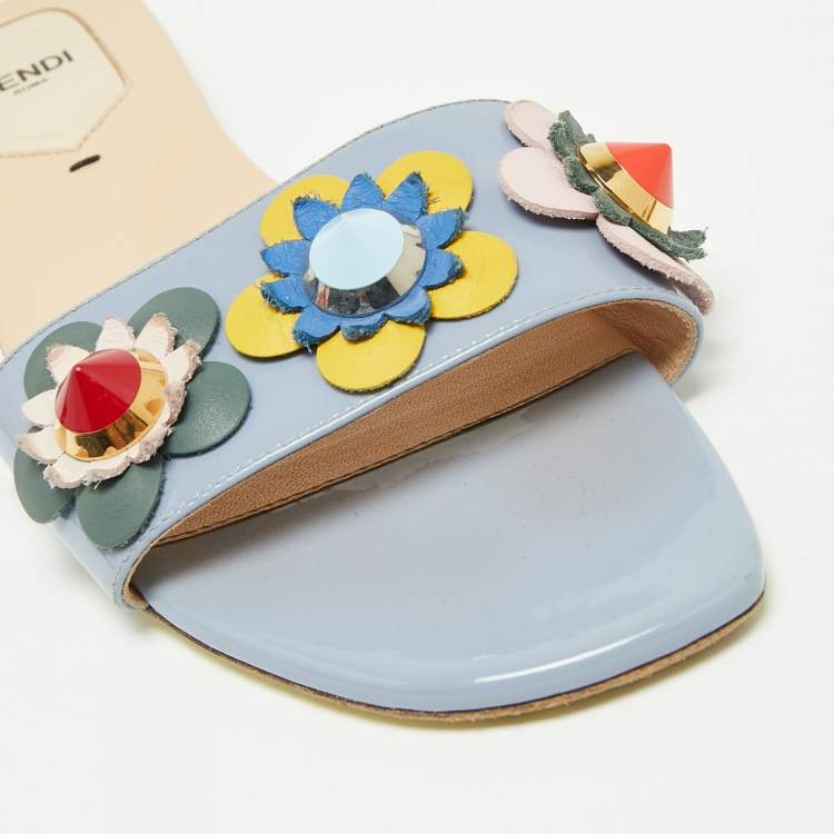 مملوكة مسبقًا Fendi Blue Patent Leather Flowerland Flat Slide Sandals Size 40