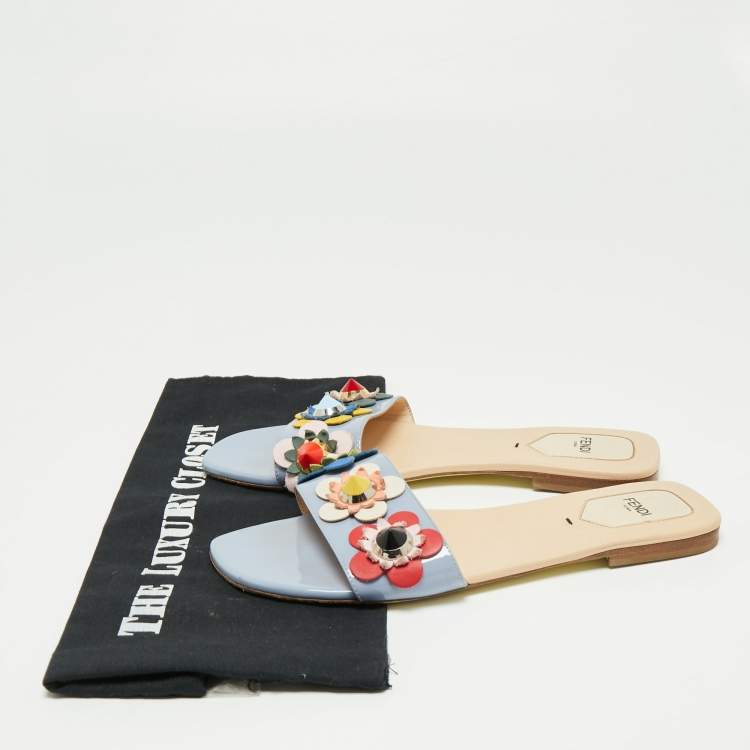 مملوكة مسبقًا Fendi Blue Patent Leather Flowerland Flat Slide Sandals Size 40