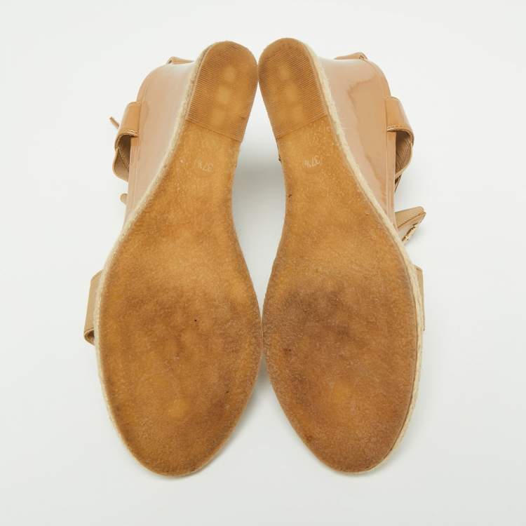 Pre Owned Fendi Beige Patent Leather And Elastic Fabric Carioca Wedge Espadrille Sandals Size 37.5 