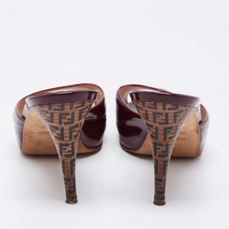 Pre Owned Fendi Burgundy Patent Leather FF Superstar Peep Toe Mules Size 41
