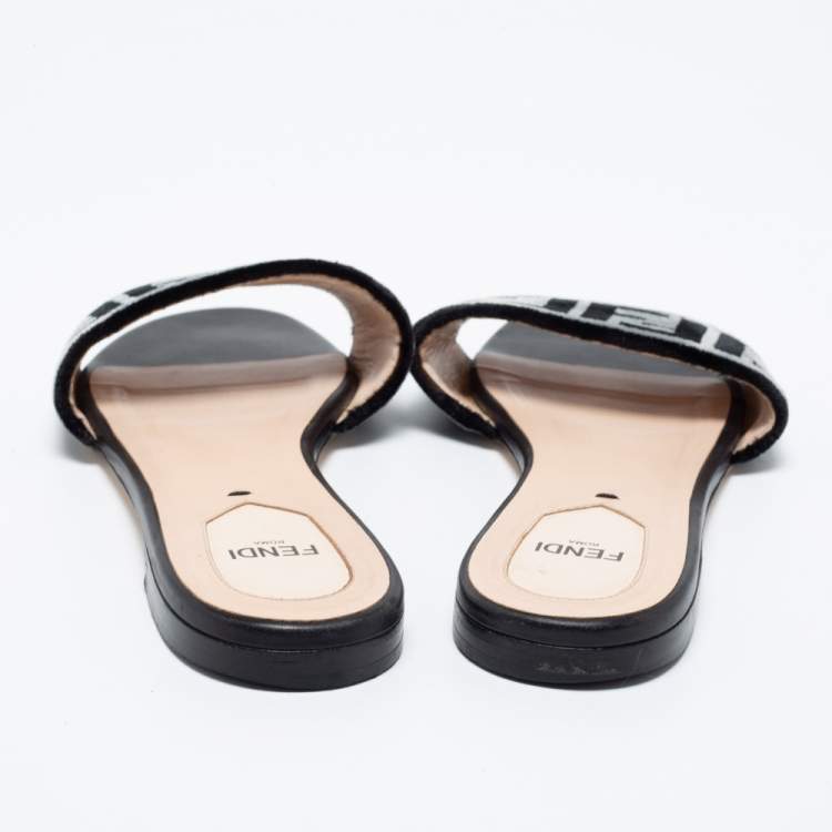Pre Owned Fendi White/Black Logo Printed Velvet Flat Slides Size 39