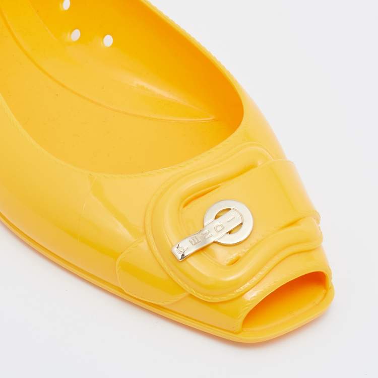 Pre Owned Fendi Yellow Jelly Peep Toe Ankle Strap Flat Sandals Size 37