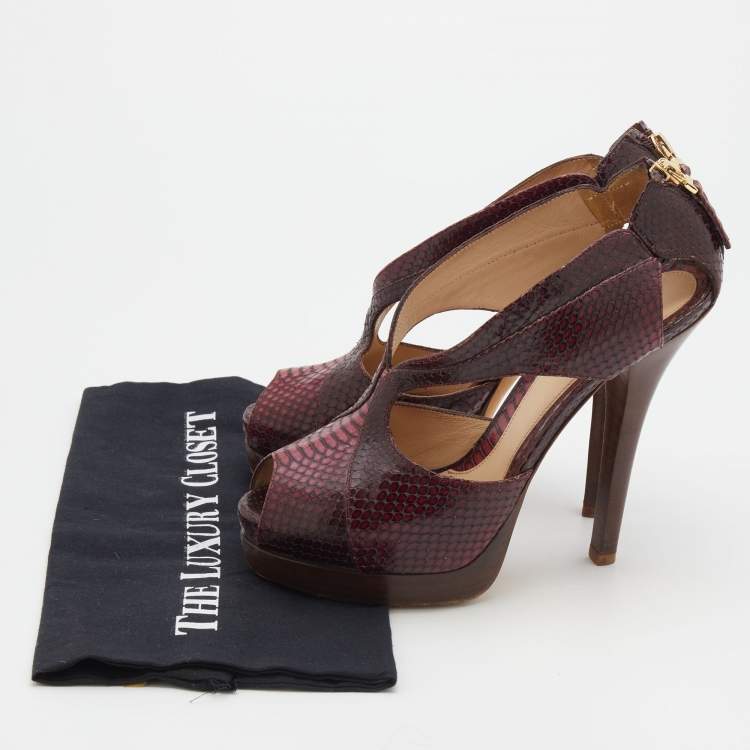 Pre Owned Fendi Burgundy Python Embossed Leather Strappy Peep Toe Platform Sandals Size 40