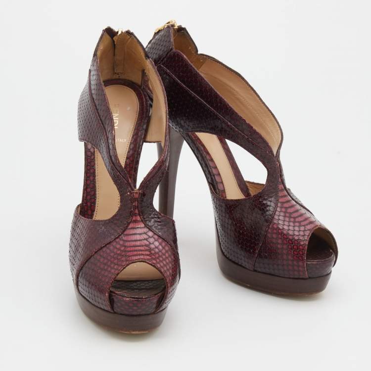 Pre Owned Fendi Burgundy Python Embossed Leather Strappy Peep Toe Platform Sandals Size 40