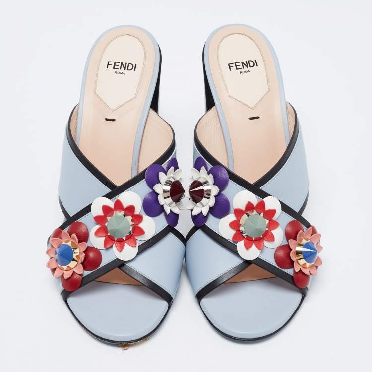 مملوكة مسبقًا Fendi Light Blue Leather Flowerland Slide Sandals Size 38.5