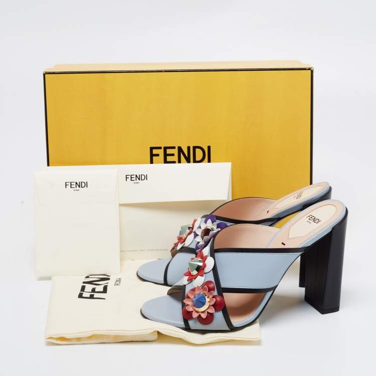 مملوكة مسبقًا Fendi Light Blue Leather Flowerland Slide Sandals Size 38.5