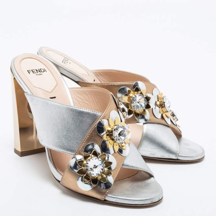 مملوكة مسبقًا Fendi Silver/Gold Leather Cross Strap Flowerland Slide Sandals Size 36