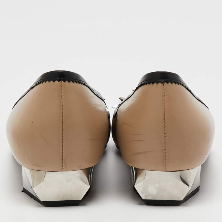 Pre Owned Fendi Beige Leather Embellished Pumps Size 39