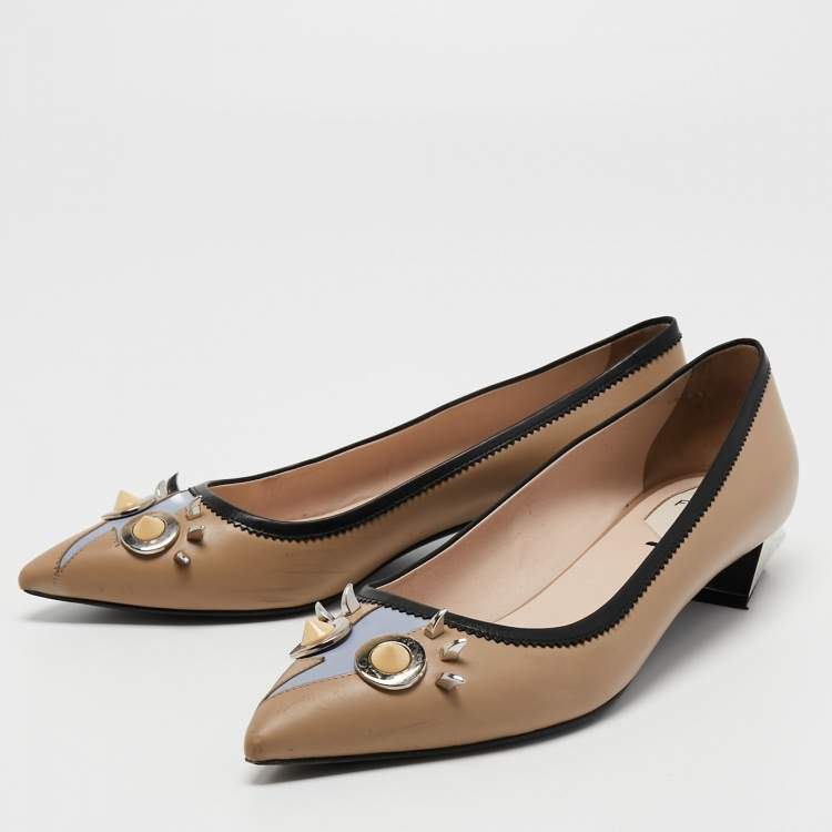 Pre Owned Fendi Beige Leather Embellished Pumps Size 39