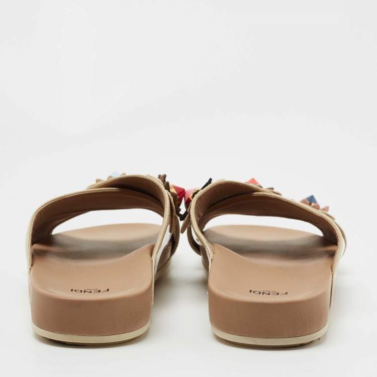 Pre Owned Fendi Beige Patent Leather Flowerland Stud Embellished Slide Sandals Size 39