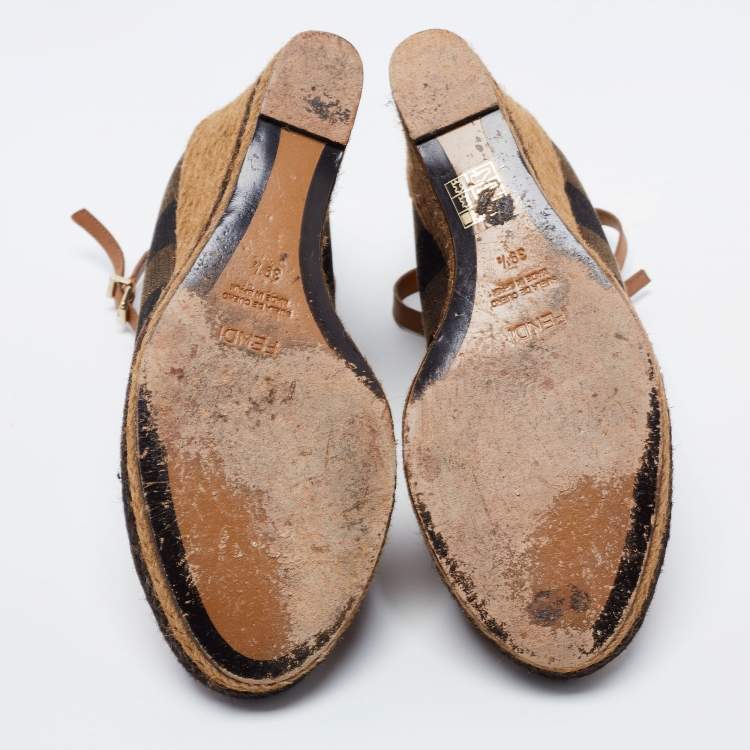مملوكة مسبقًا Fendi Brown/Black Leather and Striped Canvas Espadrille Wedge Peep Toe Pumps Size 39.5