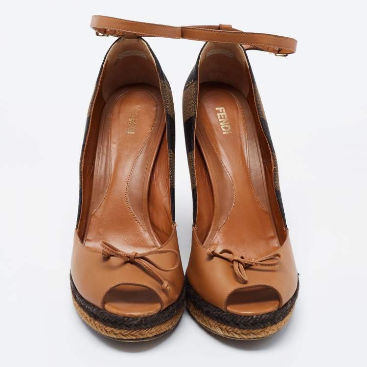 مملوكة مسبقًا Fendi Brown/Black Leather and Striped Canvas Espadrille Wedge Peep Toe Pumps Size 39.5