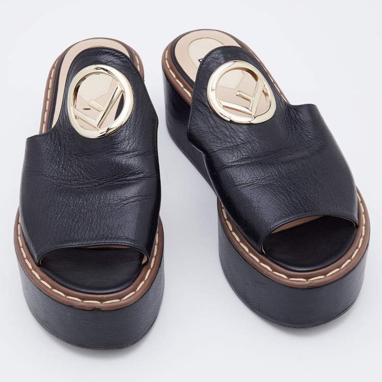 مملوكة مسبقًا Fendi Black Leather F Logo Platform Sandals Size 38