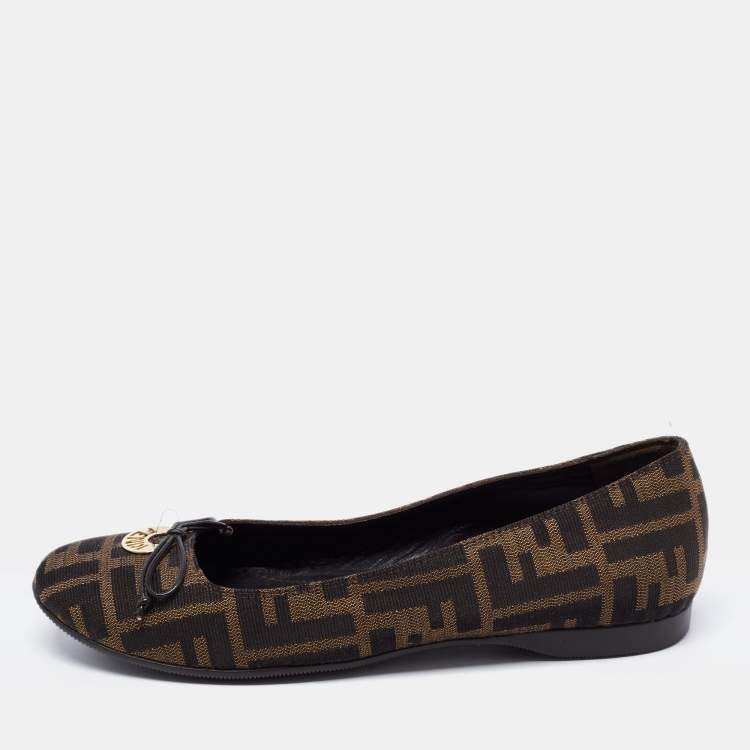 مملوكة مسبقًا Fendi Brown Zucca Canvas Bow Ballet Flats Size 37
