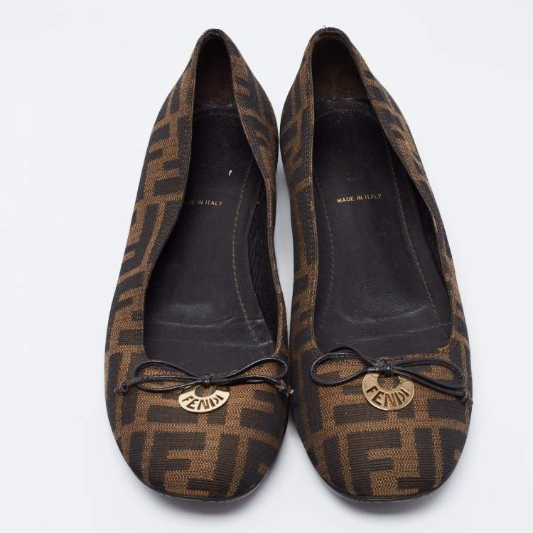 مملوكة مسبقًا Fendi Brown Zucca Canvas Bow Ballet Flats Size 37